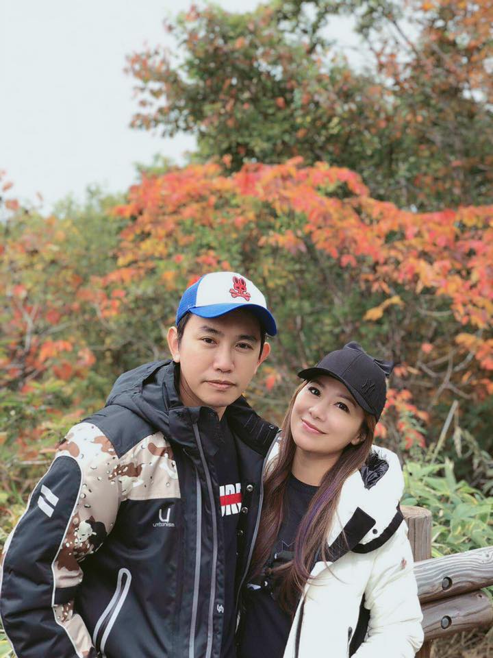 有「台湾好媳妇」之称的佩甄, 2008年与泌尿科医生王祚轩结婚,并育有