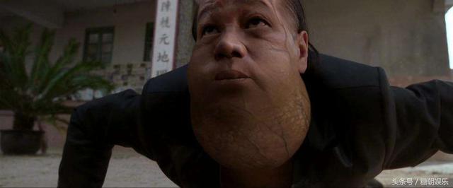 了,作为李小龙的模仿者,这张真的很像李小龙有木有 肥仔聪瘦了很多,也