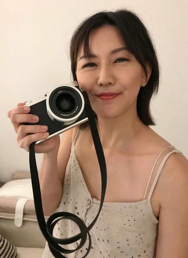 41岁孙燕姿「素颜地铁出行被认出」 与路人热聊无架子 ,未修图曝光