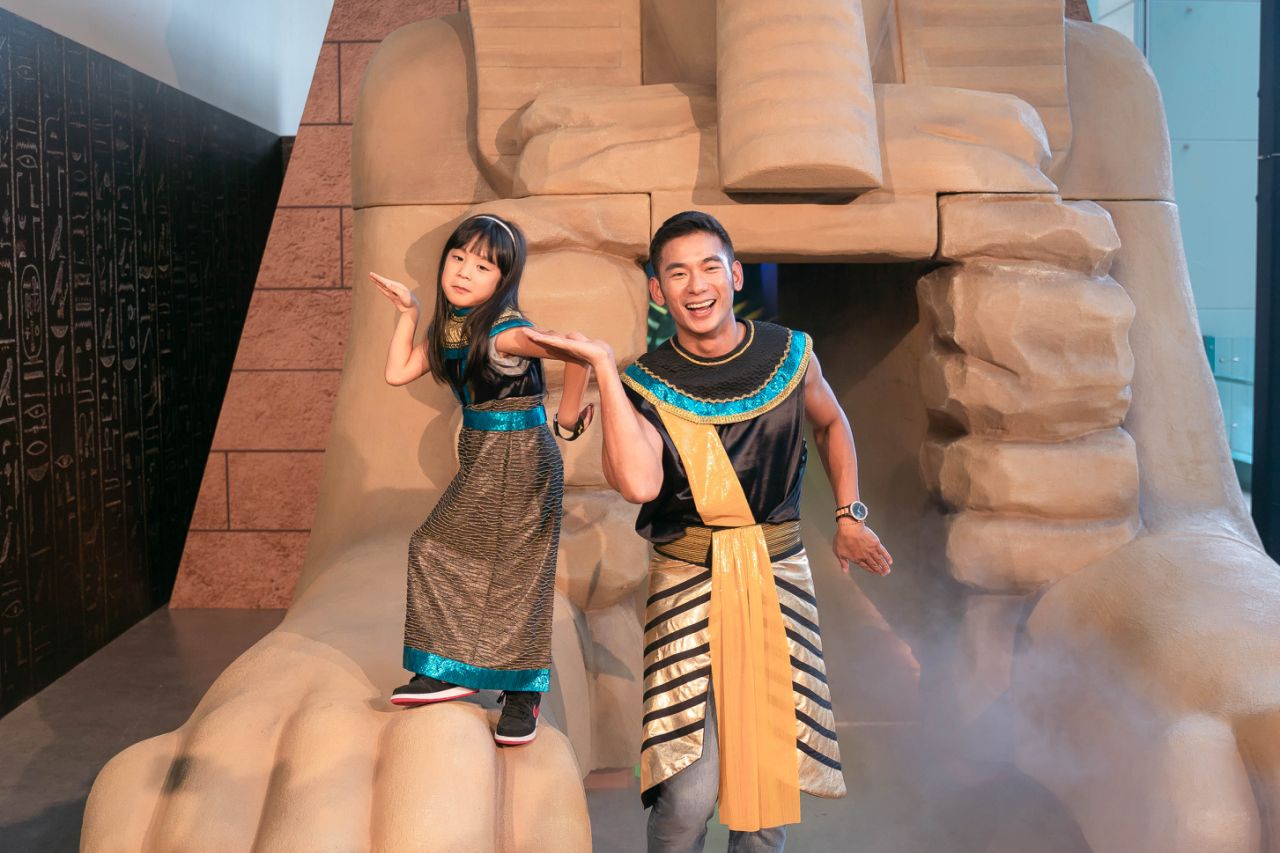 亮哲带小缇参加活动「都快超过爸爸的腰」 他惊喜宣布「准备迎接新