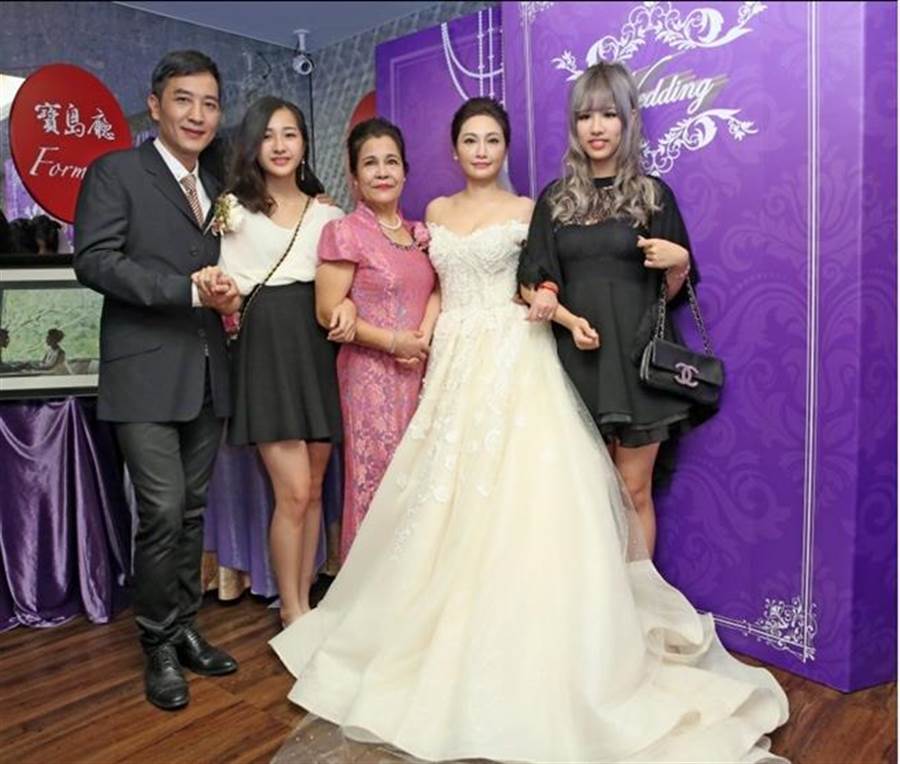 方文琳离婚13年罕见同框于冠华!