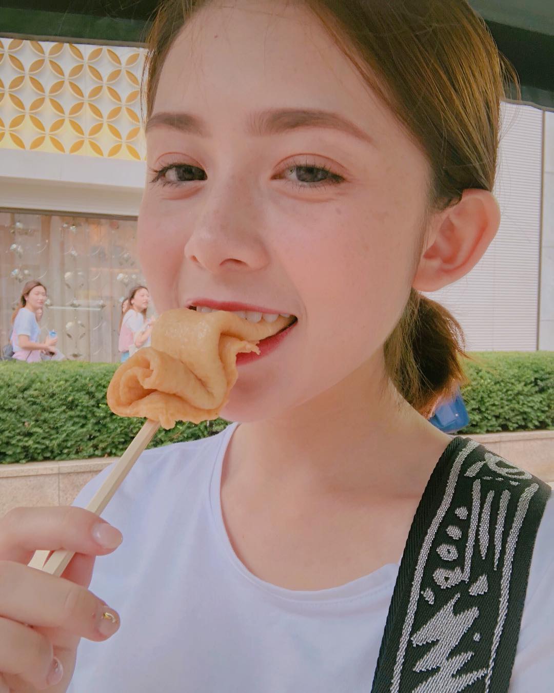 「大小姐」 混血童星18岁了!