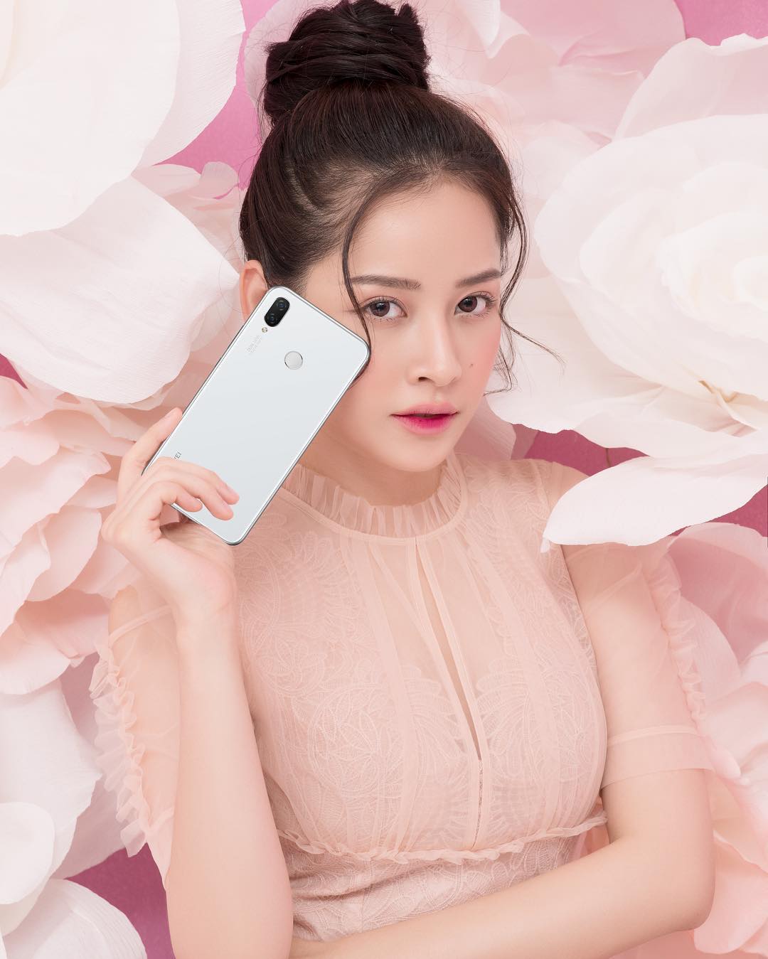 26岁越南女星芝芙(nguyn th th&ugrave;y chi )有越南第一美女之称,她