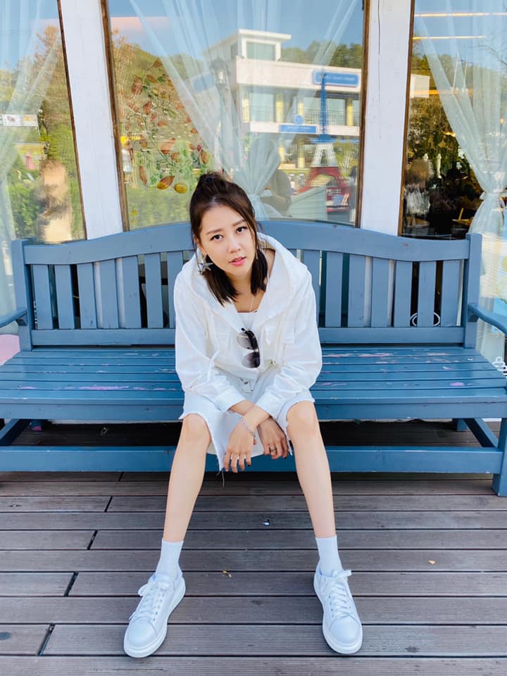 严立婷晒全家福!